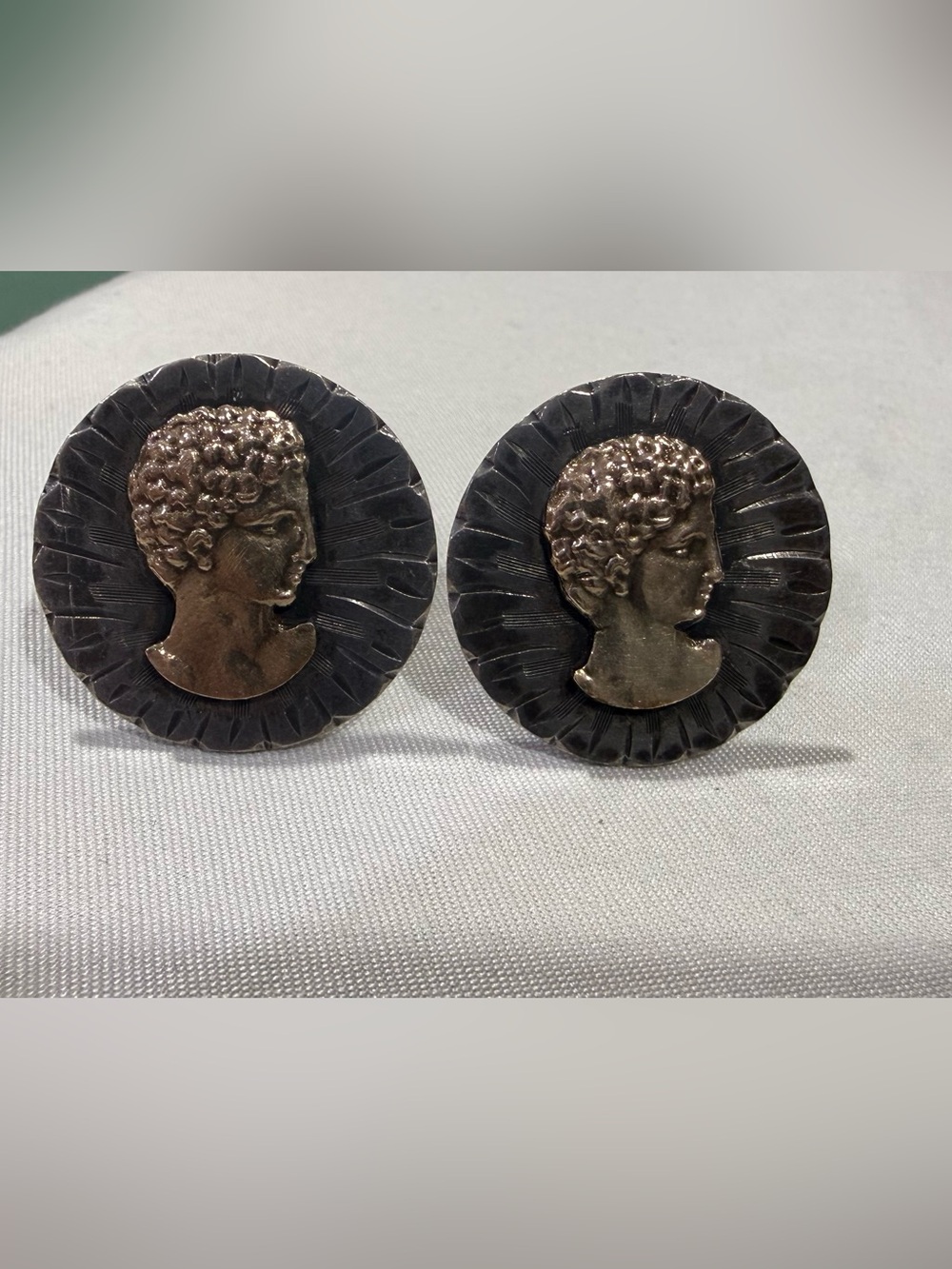 Vintage 8k Gold / Sterling Silver Roman bust Cuff Links
